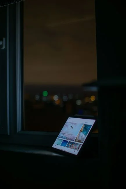 Écran d’ordinateur portable affichant le site Pexels, parfait pour vos besoins en images libres de droits.